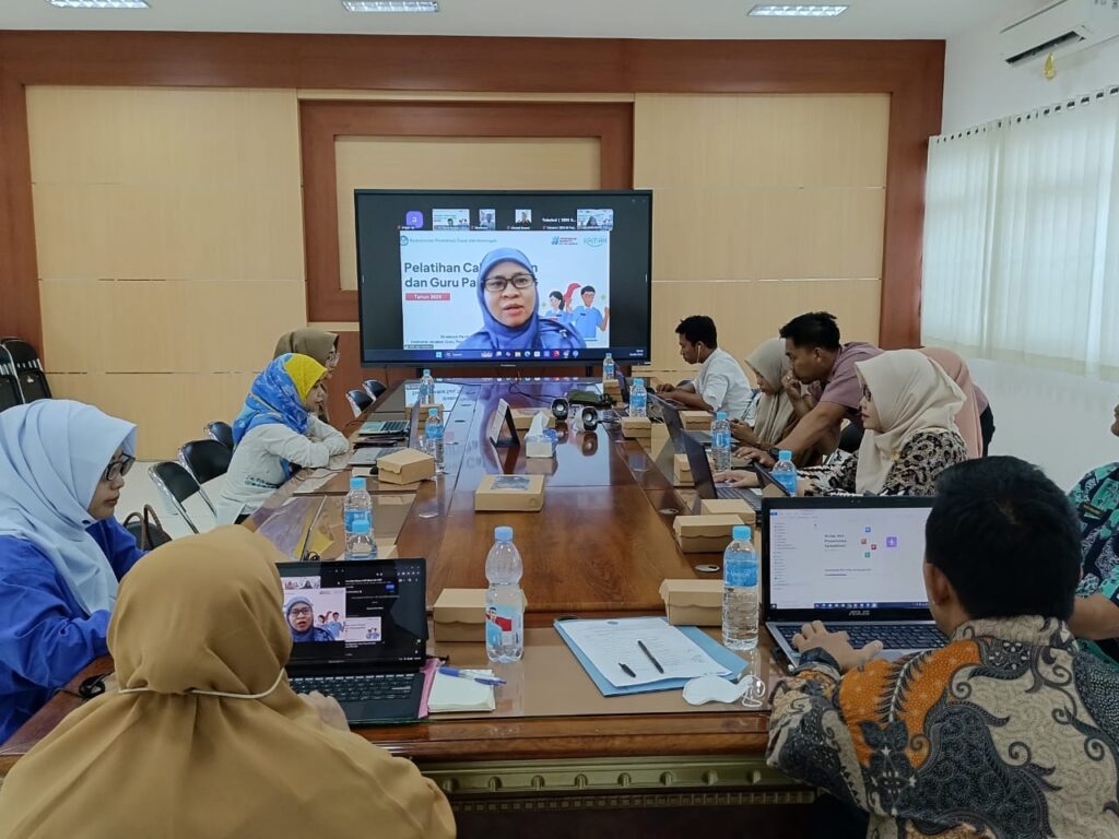 Pelatihan Calon Dosen dan Guru