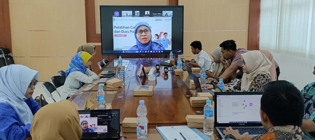 Pelatihan Calon Dosen dan Guru