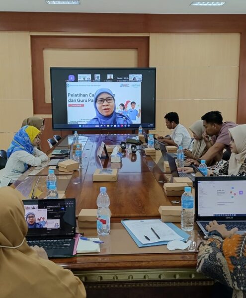 Pelatihan Calon Dosen dan Guru